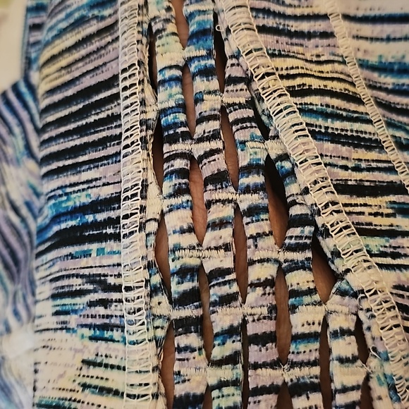 1235-Lululemon True Self Crop II - Picture 3 of 5